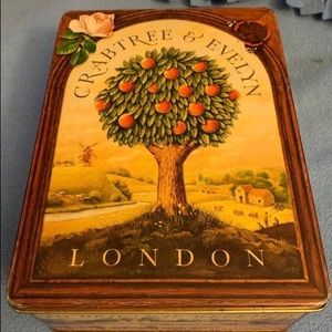 Crabtree & Evelyn tin box